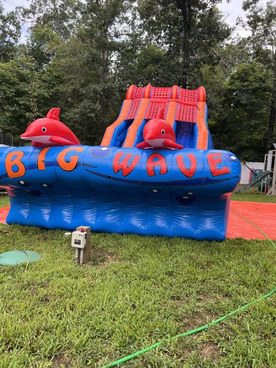 Big Wave inflatable water slide